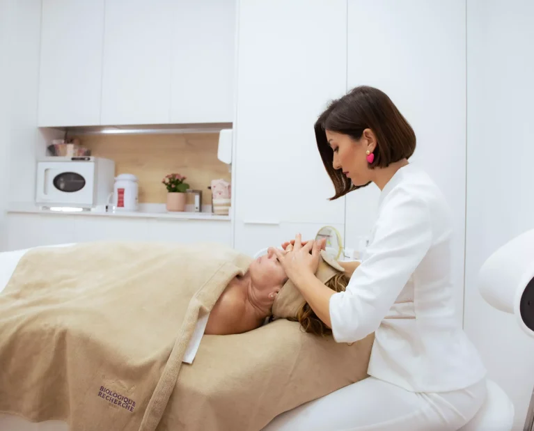 foto-masaje-facial-susana-puigsegur